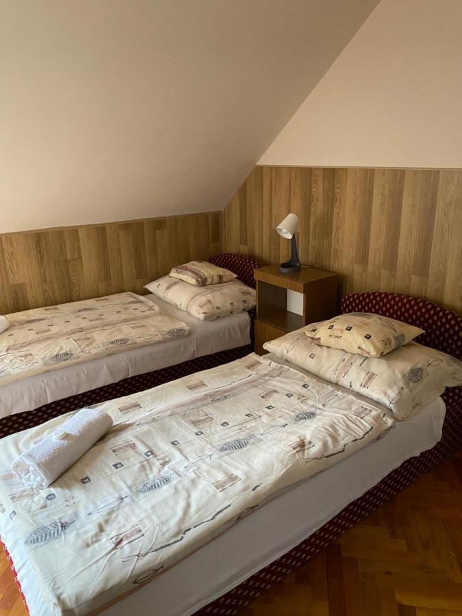 Muskatli Panzio Es Etterem * Ujhartyan