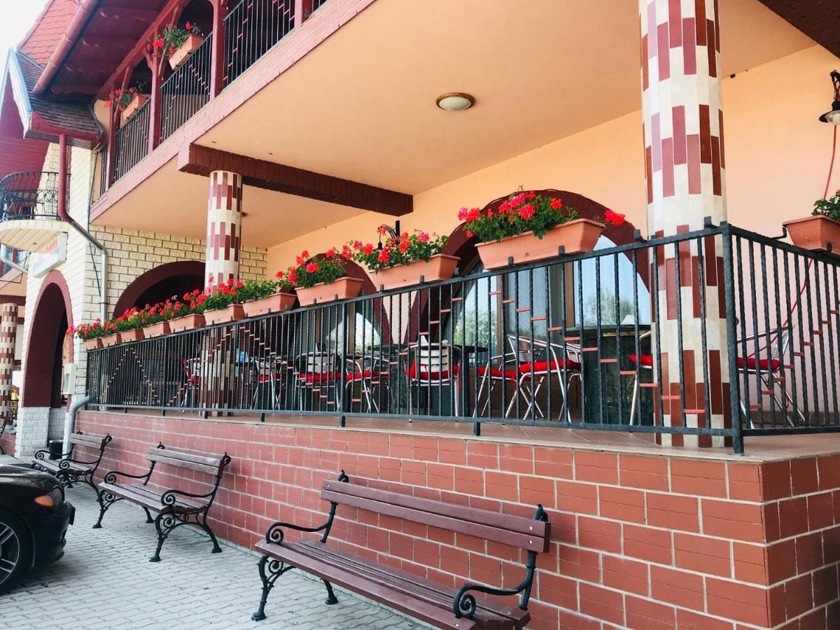 Muskátli Panzió és étterem Motel Újhartyán