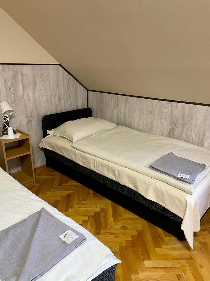 Muskátli Panzió és étterem Újhartyán
