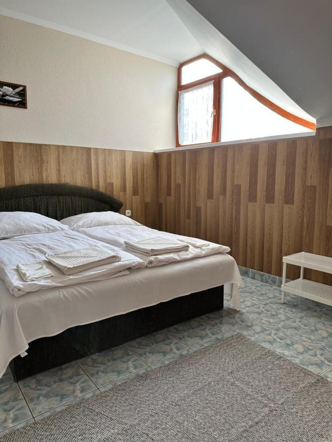 Muskátli Panzió és étterem Motel Újhartyán